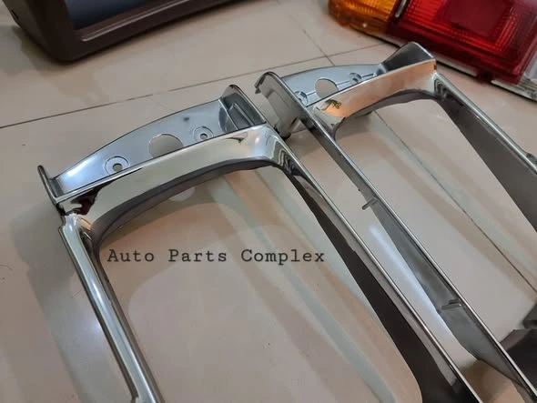 Corolla 1981 chrome headlight bezels 4