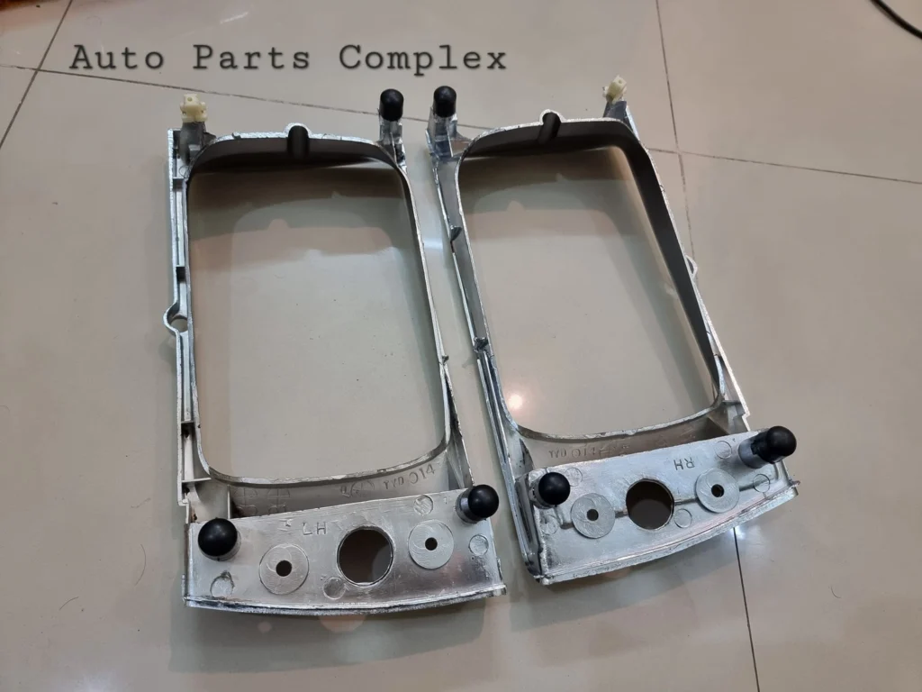 Corolla 1981 chrome headlight bezels 6