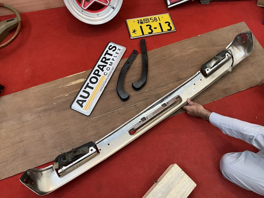 Datsun b210 120y JDM front bumper with brackets and indicators (13)