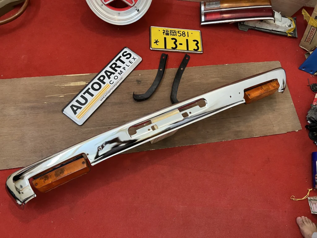 Datsun b210 120y JDM front bumper with brackets and indicators (2)