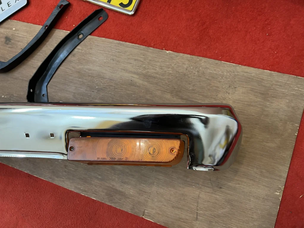 Datsun b210 120y JDM front bumper with brackets and indicators (3)