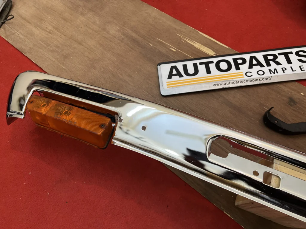 Datsun b210 120y JDM front bumper with brackets and indicators (6)