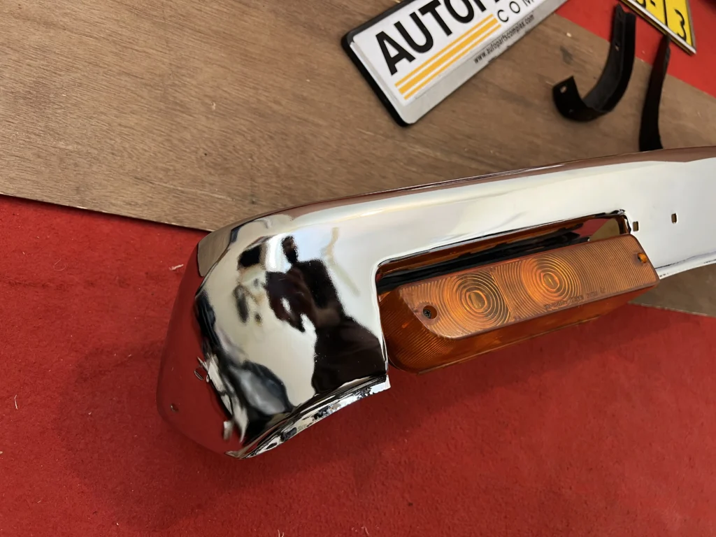 Datsun b210 120y JDM front bumper with brackets and indicators (7)