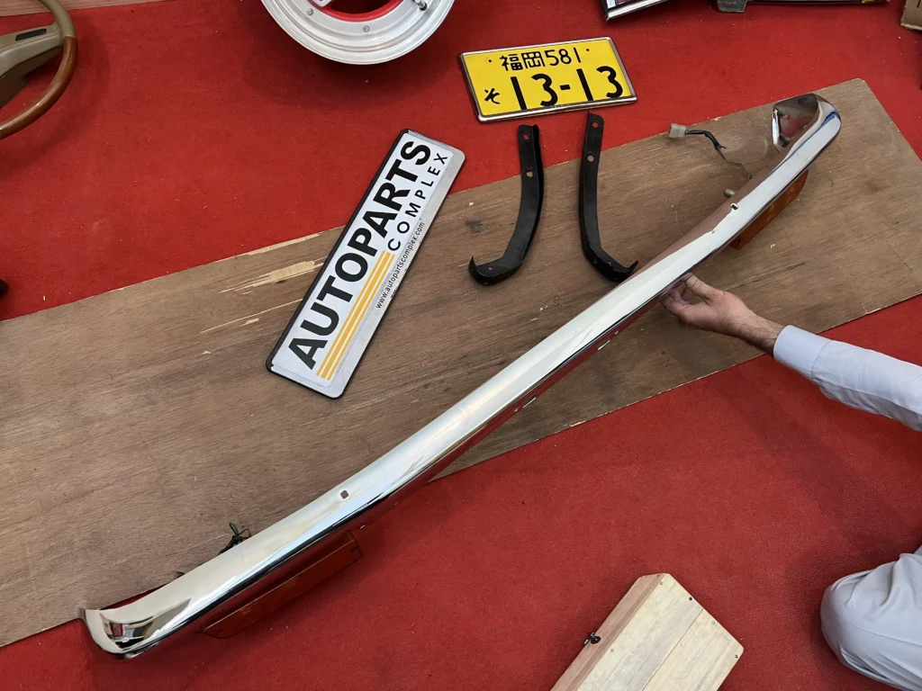 Datsun b210 120y JDM front bumper with brackets and indicators (9)