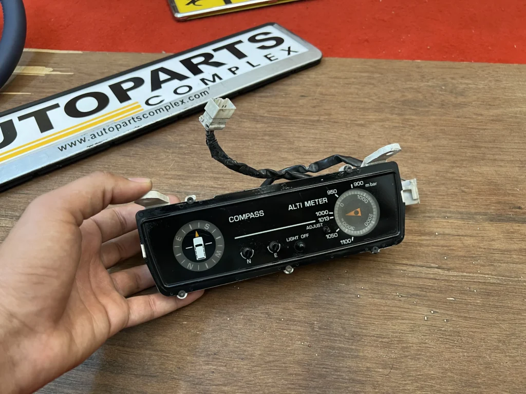 Genuine Toyota Land Cruiser 80 FZJ80 FJ80 Compass & Altimeter (2)