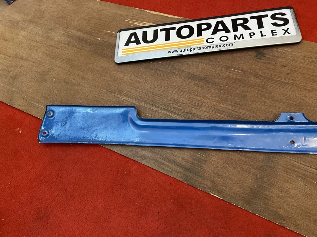 Hilux pickup 4wd 1980 - 1983 apron valance OEM (1)