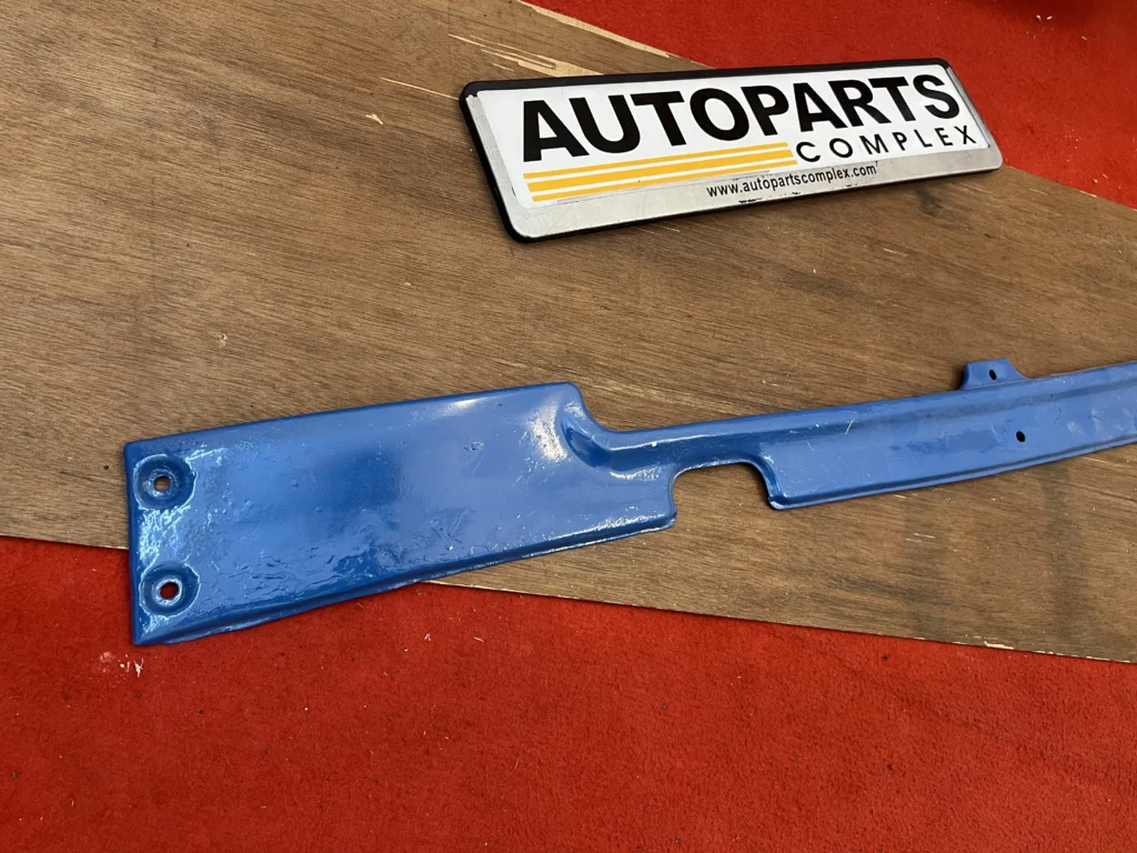 Hilux pickup 4wd 1980 - 1983 apron valance OEM (3)