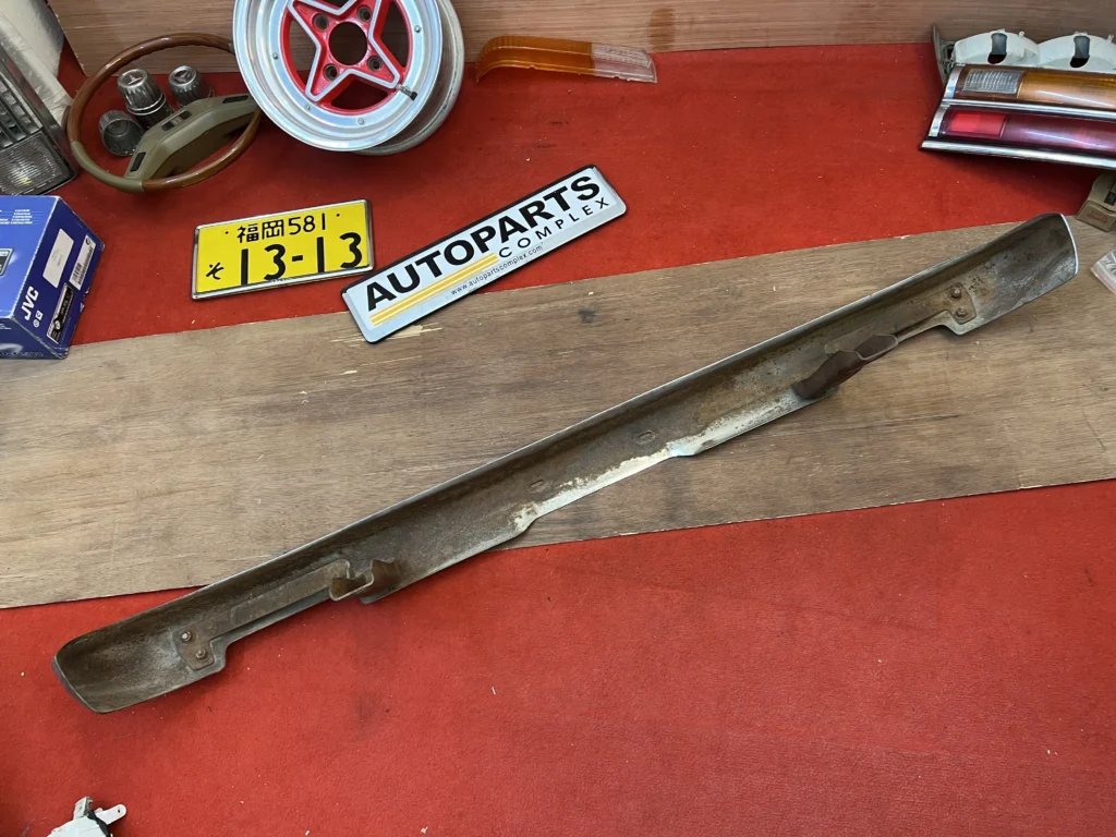 Toyota Hilux pickup RN20 RN25 RN27 front bumper with brackets (11)