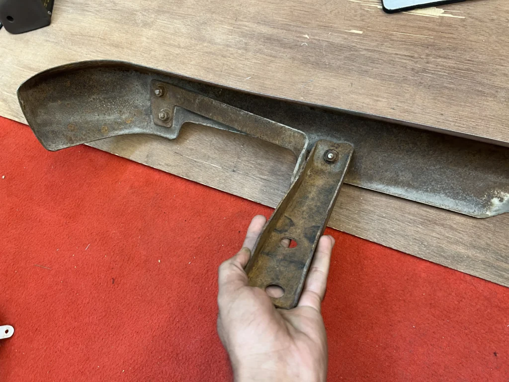 Toyota Hilux pickup RN20 RN25 RN27 front bumper with brackets (12)