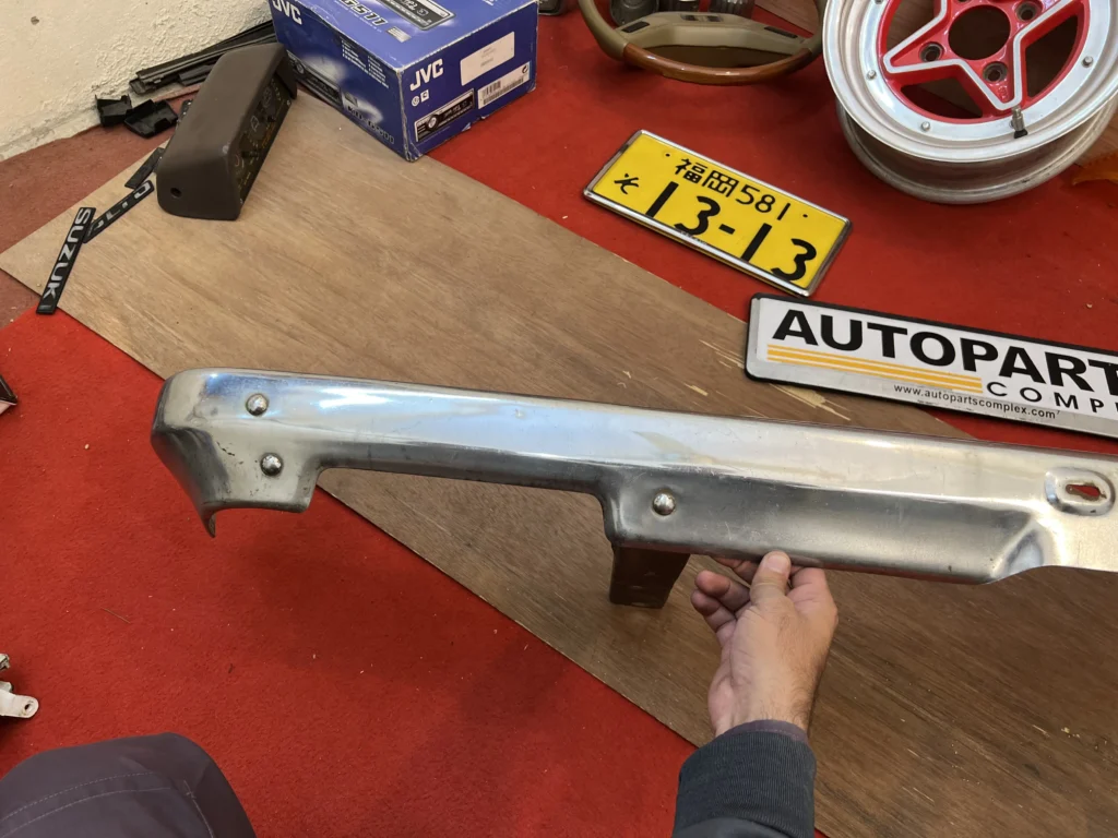 Toyota Hilux pickup RN20 RN25 RN27 front bumper with brackets (3)