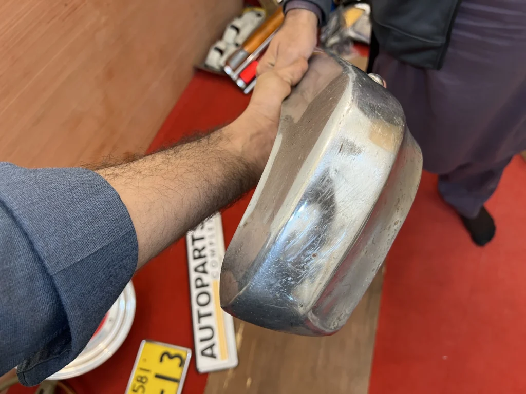 Toyota Hilux pickup RN20 RN25 RN27 front bumper with brackets (6)