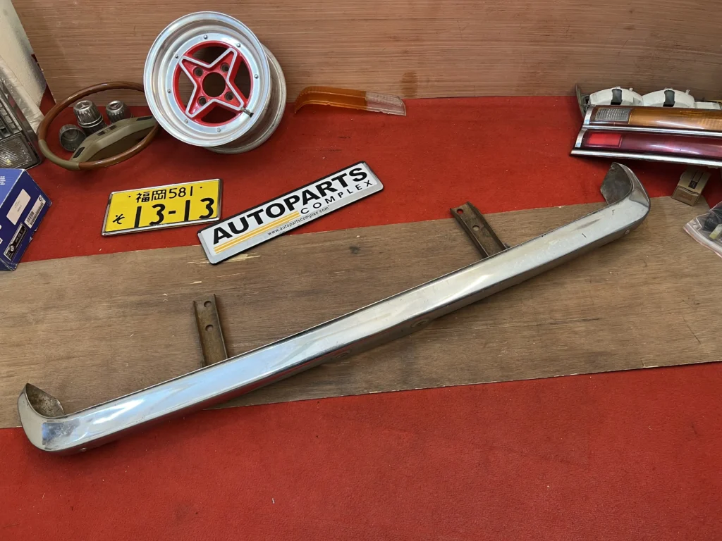 Toyota Hilux pickup RN20 RN25 RN27 front bumper with brackets (7)