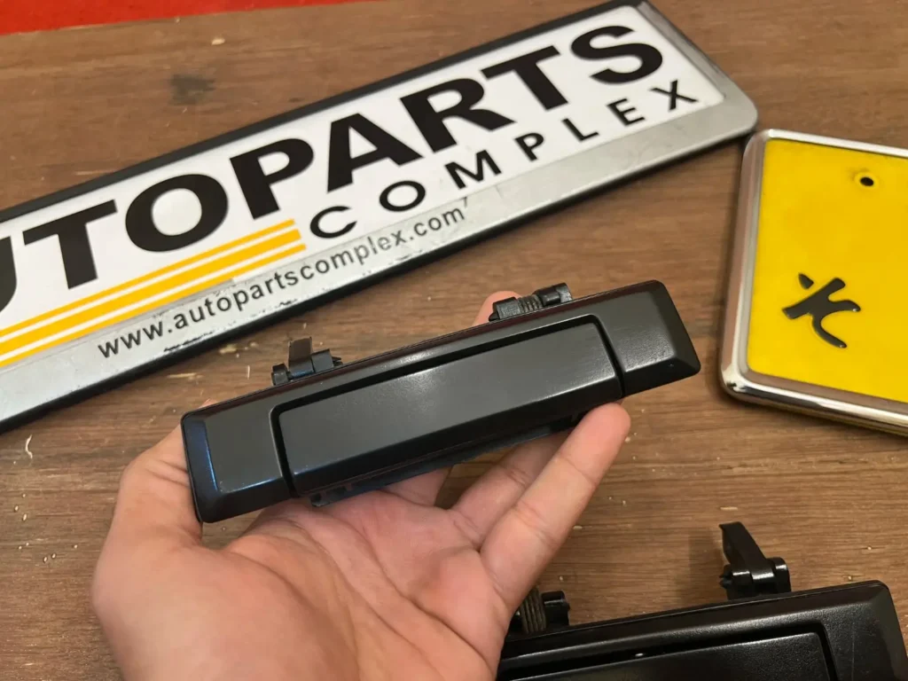 Corolla 1980-83 Te72 Ke70 black door handles pair (3)