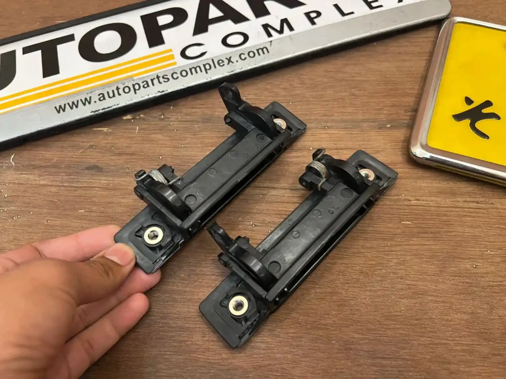 Corolla 1980-83 Te72 Ke70 black door handles pair (5)