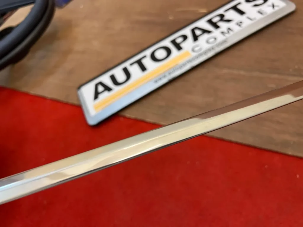 Corolla Te72 1982 1983 Bonnet leading edge chrome trim (4)