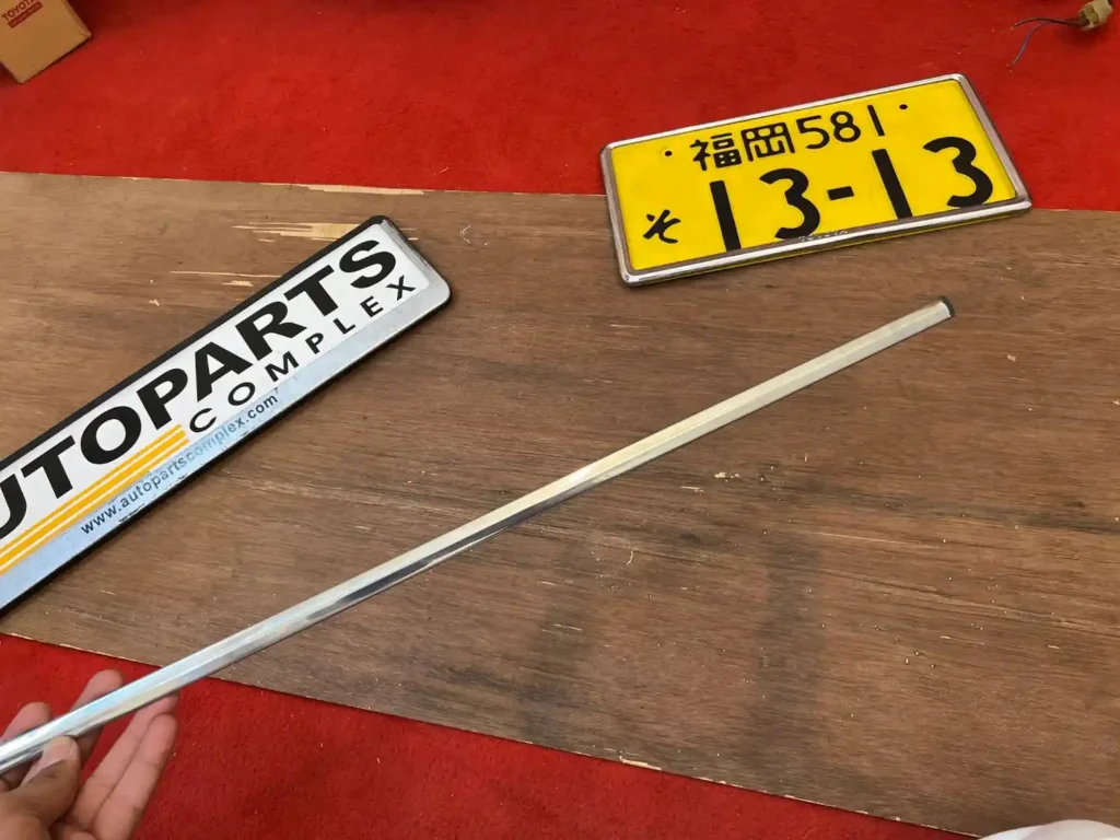 Corolla Te72 1982 1983 Bonnet leading edge chrome trim (5)