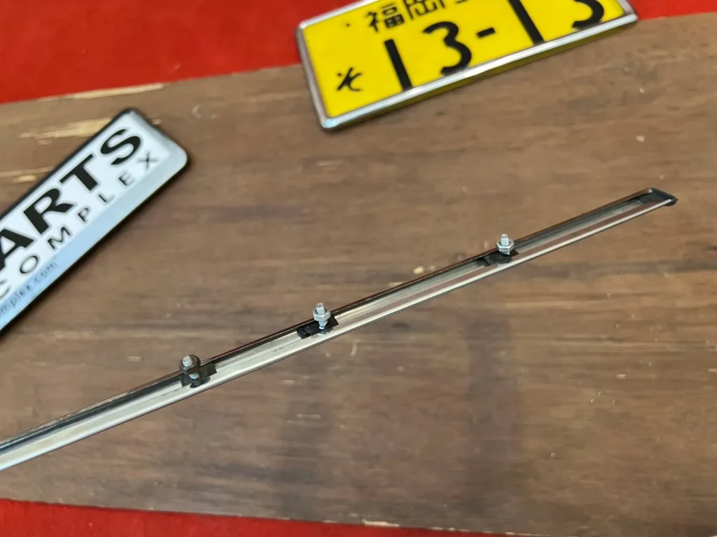 Corolla Te72 1982 1983 Bonnet leading edge chrome trim (6)