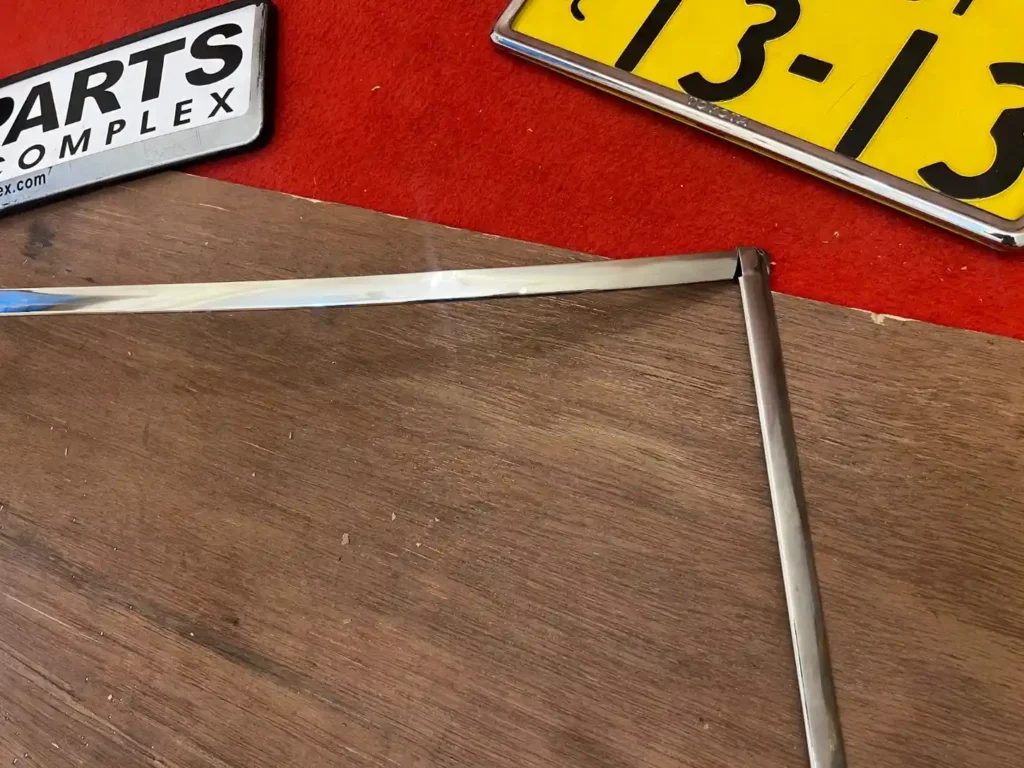 Corona 1966 - 1969 Rt40 front windshield chrome trim (4)