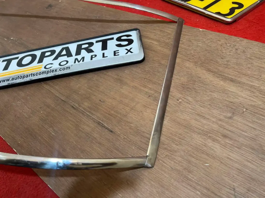 Corona 1966 - 1969 Rt40 front windshield chrome trim (7)