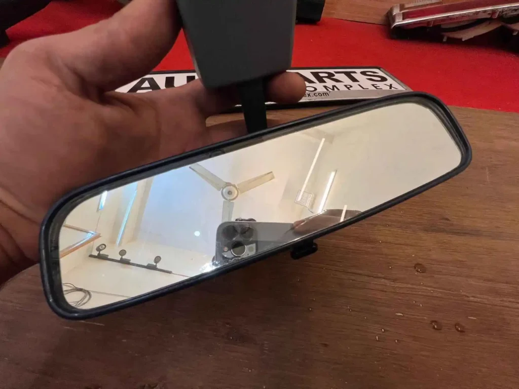 Corolla ke70 Te72 1980 - 1983 inner rear view mirror6