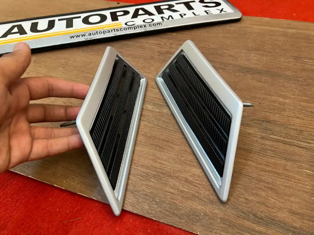 Corolla 1980 1981 ke70 C pillar vents pair (5)