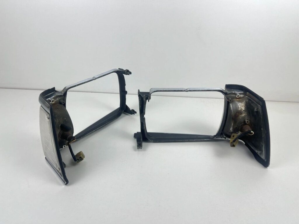 Corolla TE72 1982 1983 USDM headlight bezels with clear lenses (11)