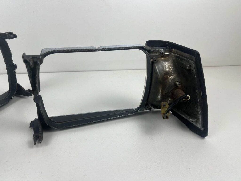 Corolla TE72 1982 1983 USDM headlight bezels with clear lenses (12)