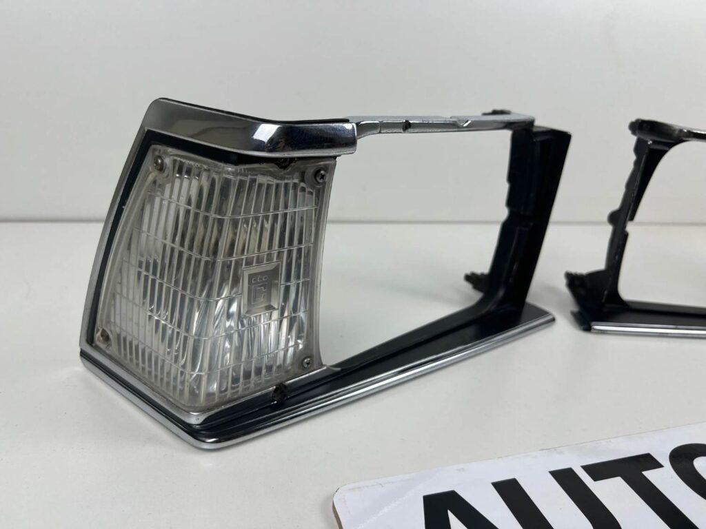 Corolla TE72 1982 1983 USDM headlight bezels with clear lenses (3)