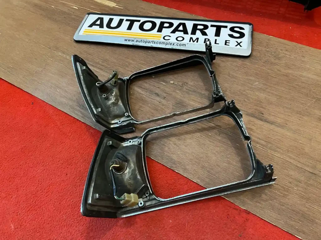 Corolla TE72 1982 1983 USDM headlight bezels with clear lenses (5)