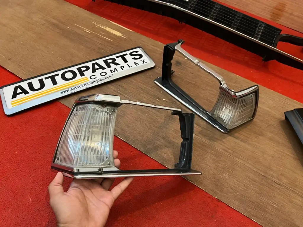 Corolla TE72 1982 1983 USDM headlight bezels with clear lenses (6)