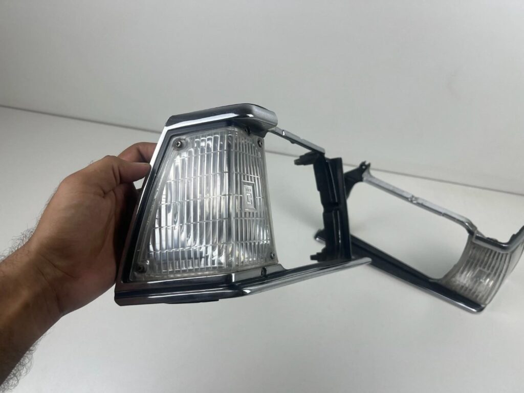 Corolla TE72 1982 1983 USDM headlight bezels with clear lenses (7)