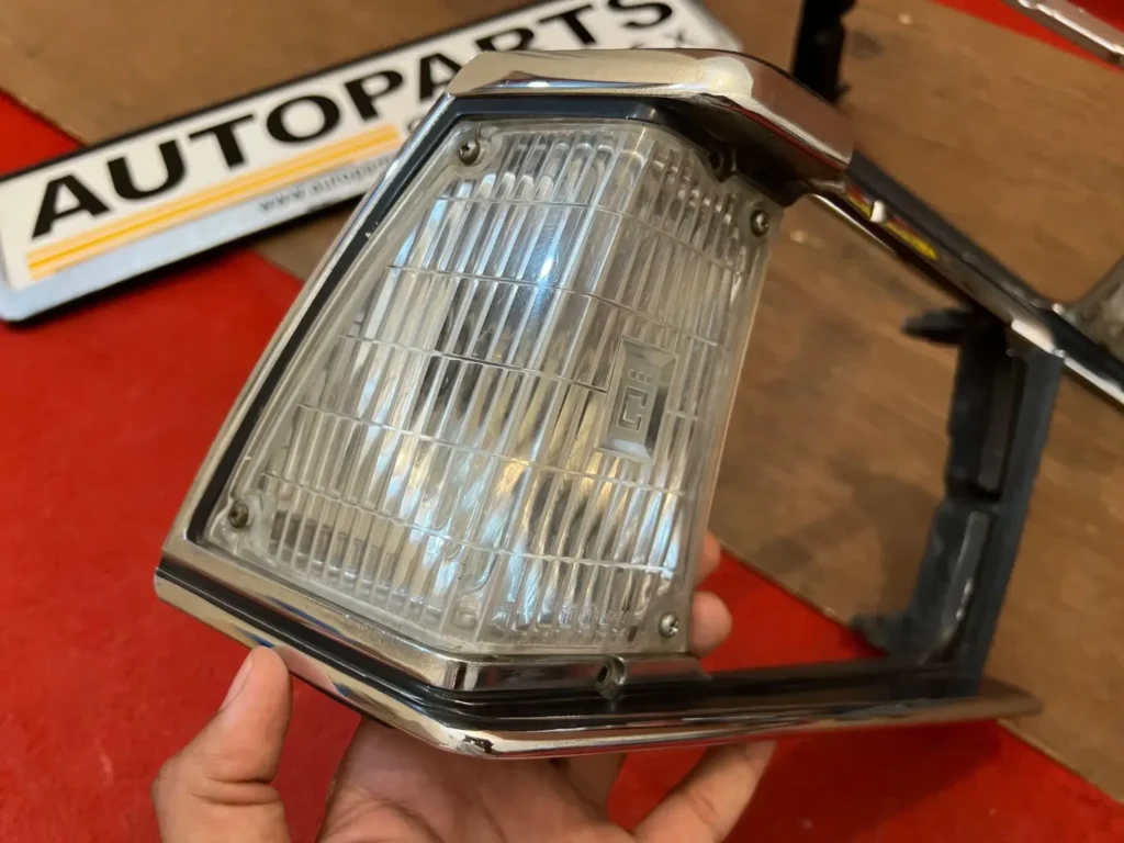 Corolla TE72 1982 1983 USDM headlight bezels with clear lenses (7)
