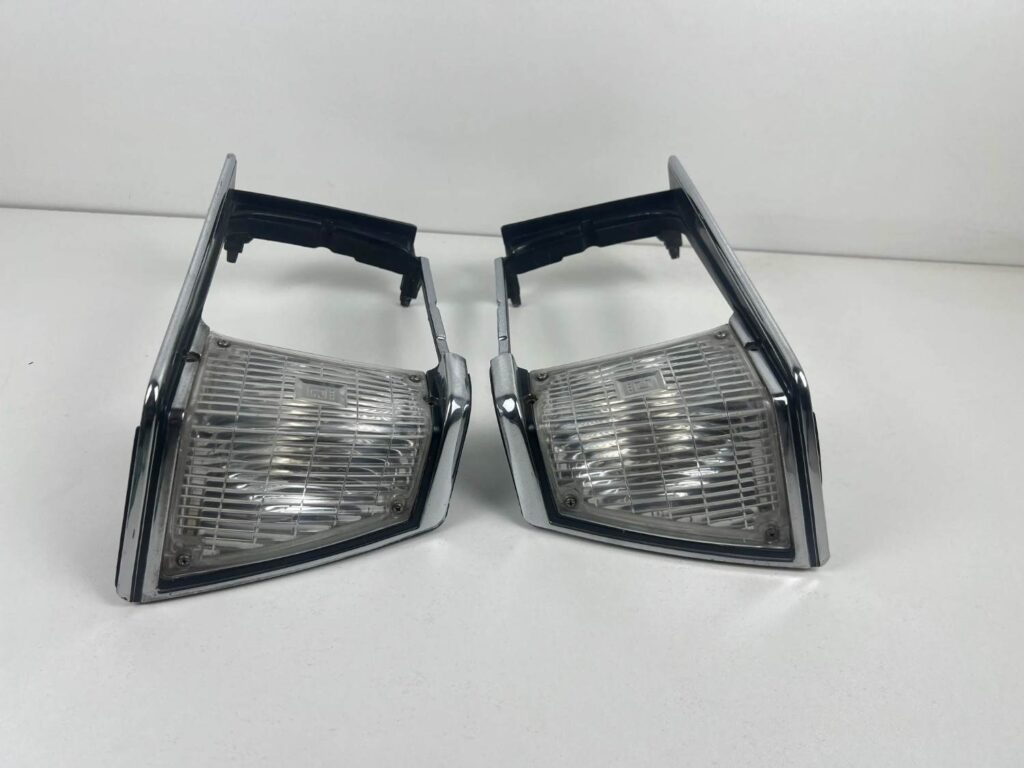 Corolla TE72 1982 1983 USDM headlight bezels with clear lenses (8)