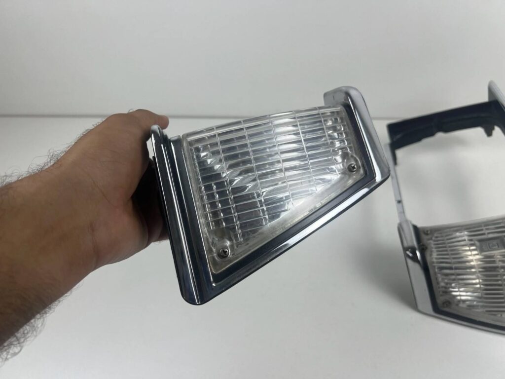 Corolla TE72 1982 1983 USDM headlight bezels with clear lenses (9)
