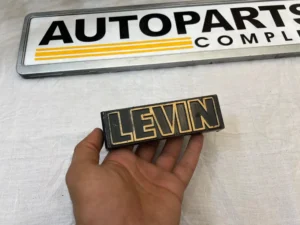 Corolla ke70 Te72 Te71 1980 - 1983 levin grille badge (2)