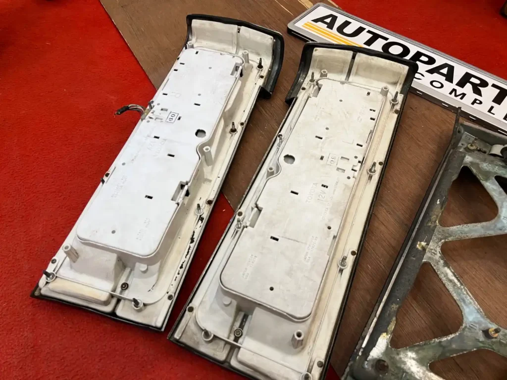 Cressida 1984 - 1988 Gx71 MX73 taillights pair with center garnish (12)
