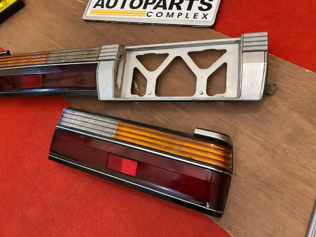 Cressida 1984 - 1988 Gx71 MX73 taillights pair with center garnish (3)