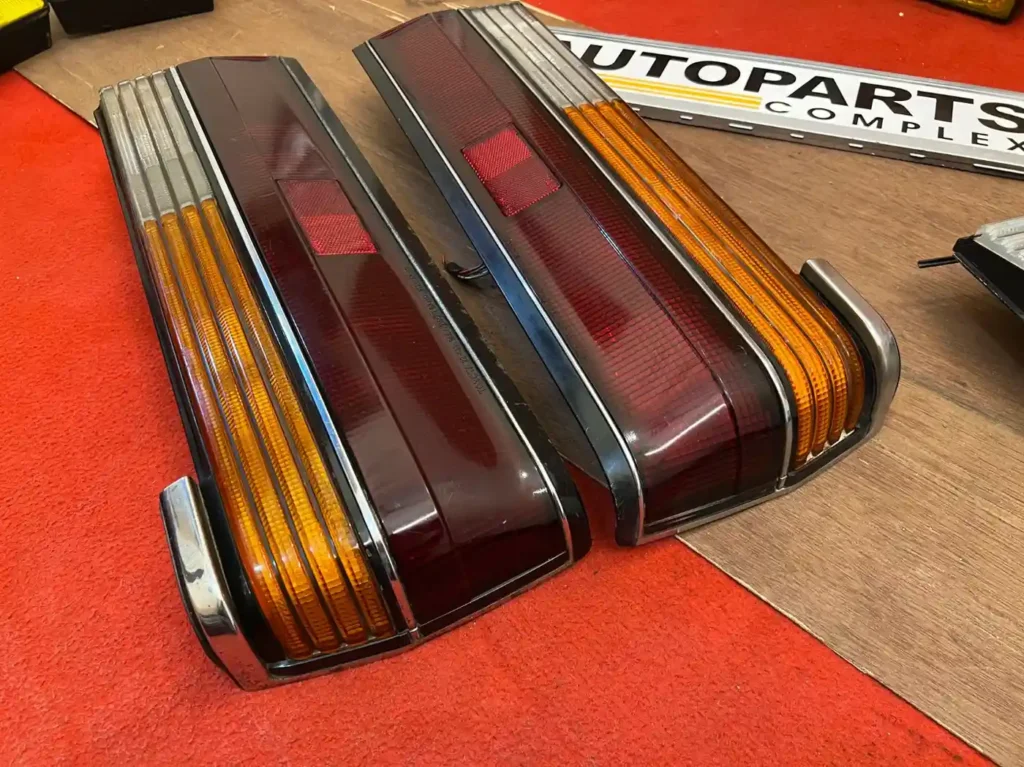Cressida 1984 - 1988 Gx71 MX73 taillights pair with center garnish (5)