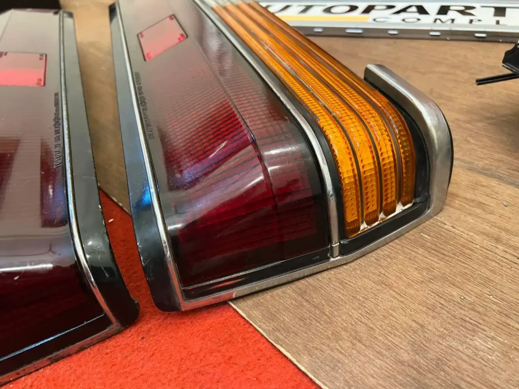 Cressida 1984 - 1988 Gx71 MX73 taillights pair with center garnish (7)