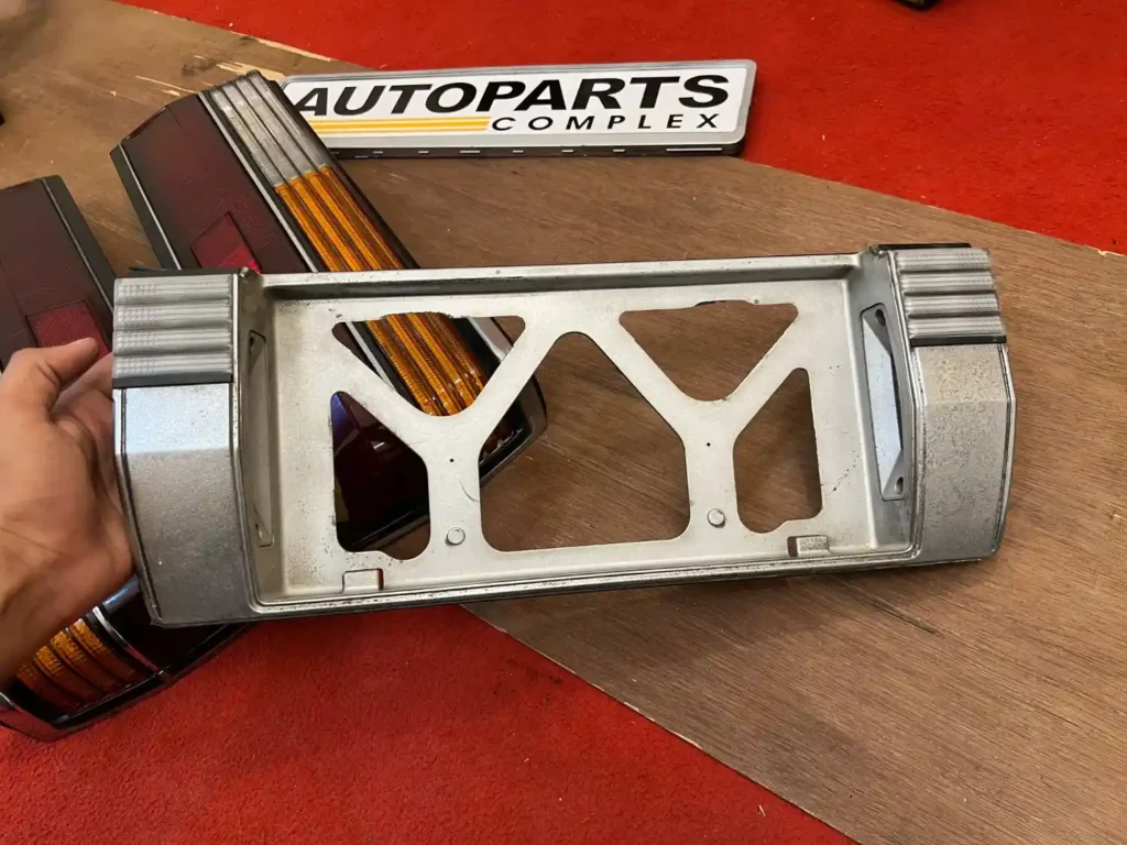 Cressida 1984 - 1988 Gx71 MX73 taillights pair with center garnish (8)