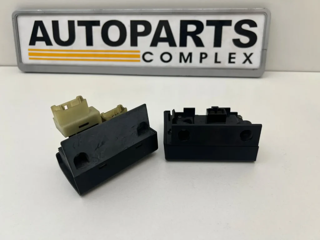 Cressida 1985 - 1989 RHD clock and power mirrors control switch gx71 mx73 gx70 (1)