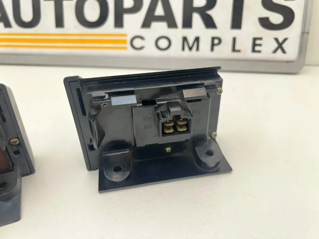 Cressida 1985 - 1989 RHD clock and power mirrors control switch gx71 mx73 gx70 (8)