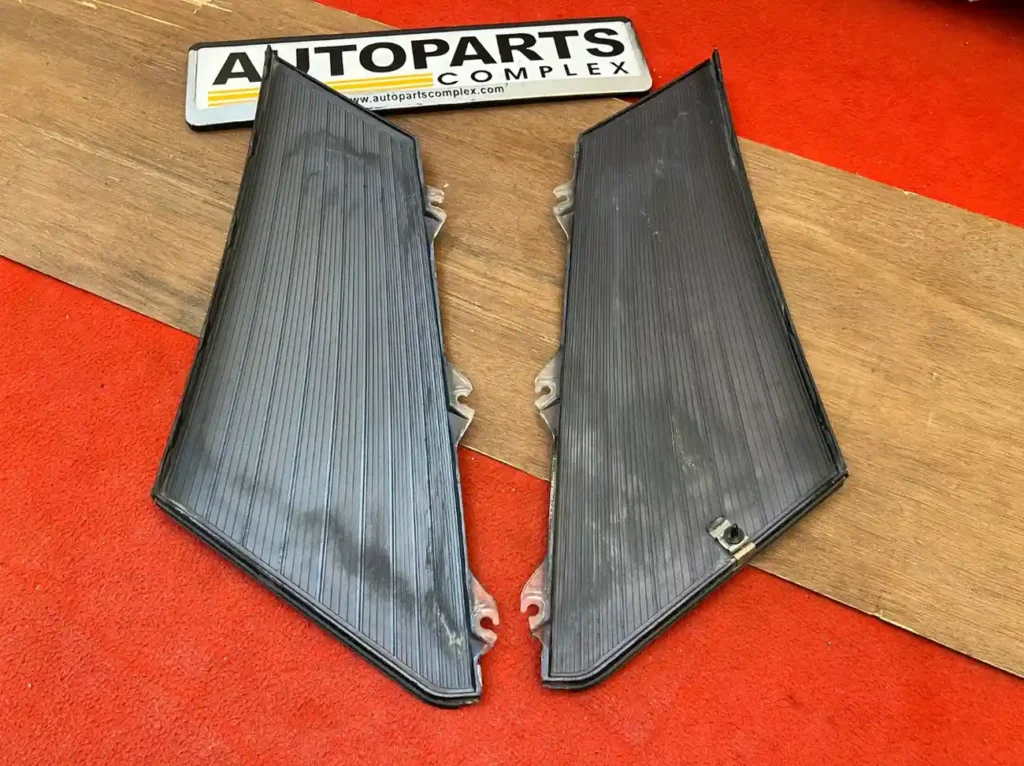 Crown s120 1983 - 1987 rear C pillar garnish covers ms12# gs12# (8)