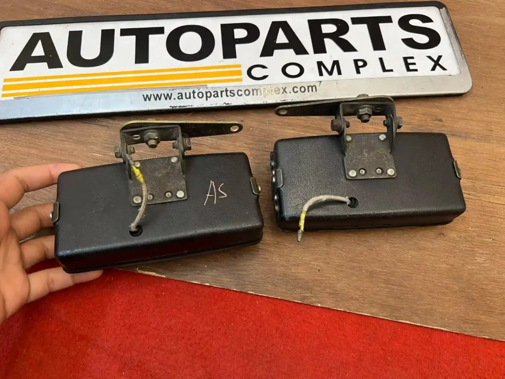 OEM Classic Toyota Fog lamps (3)