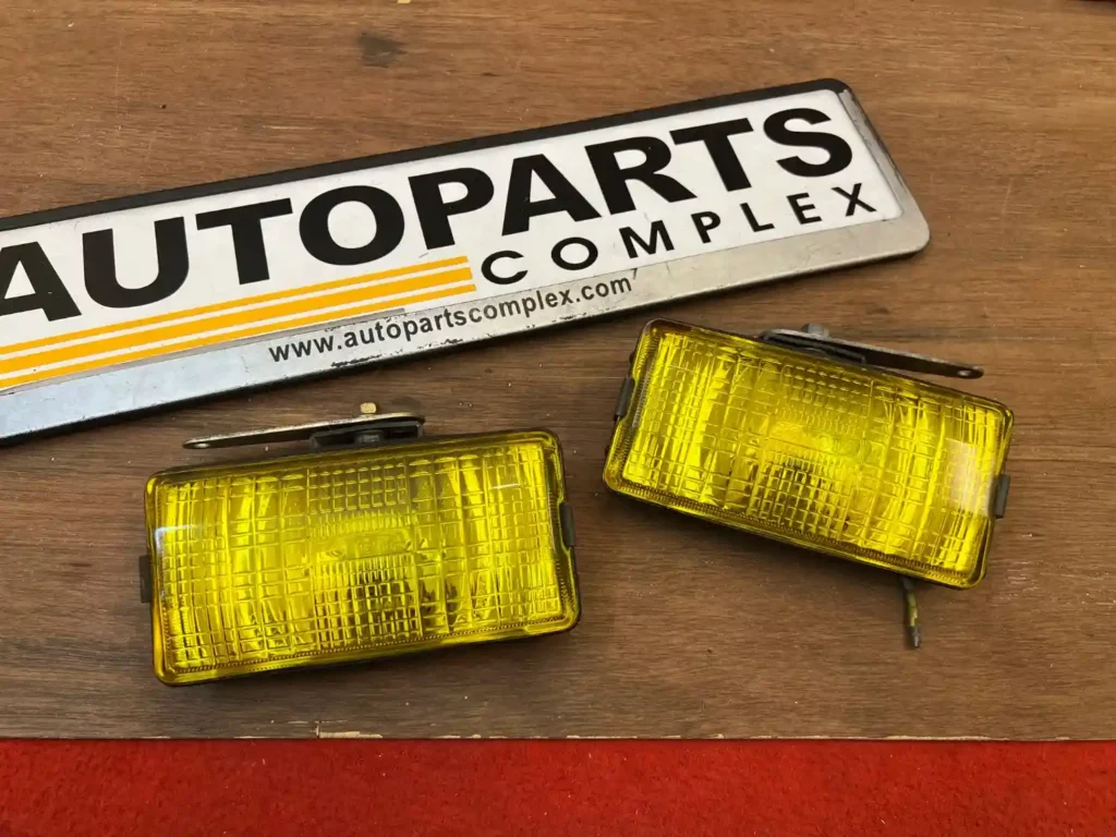 OEM Classic Toyota Fog lamps (6)