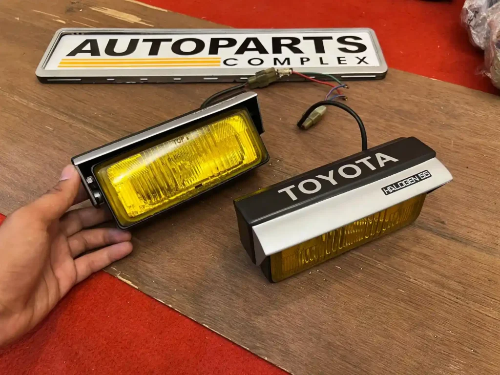 Toyota Ae86 OEM retractable fog lamps (1)