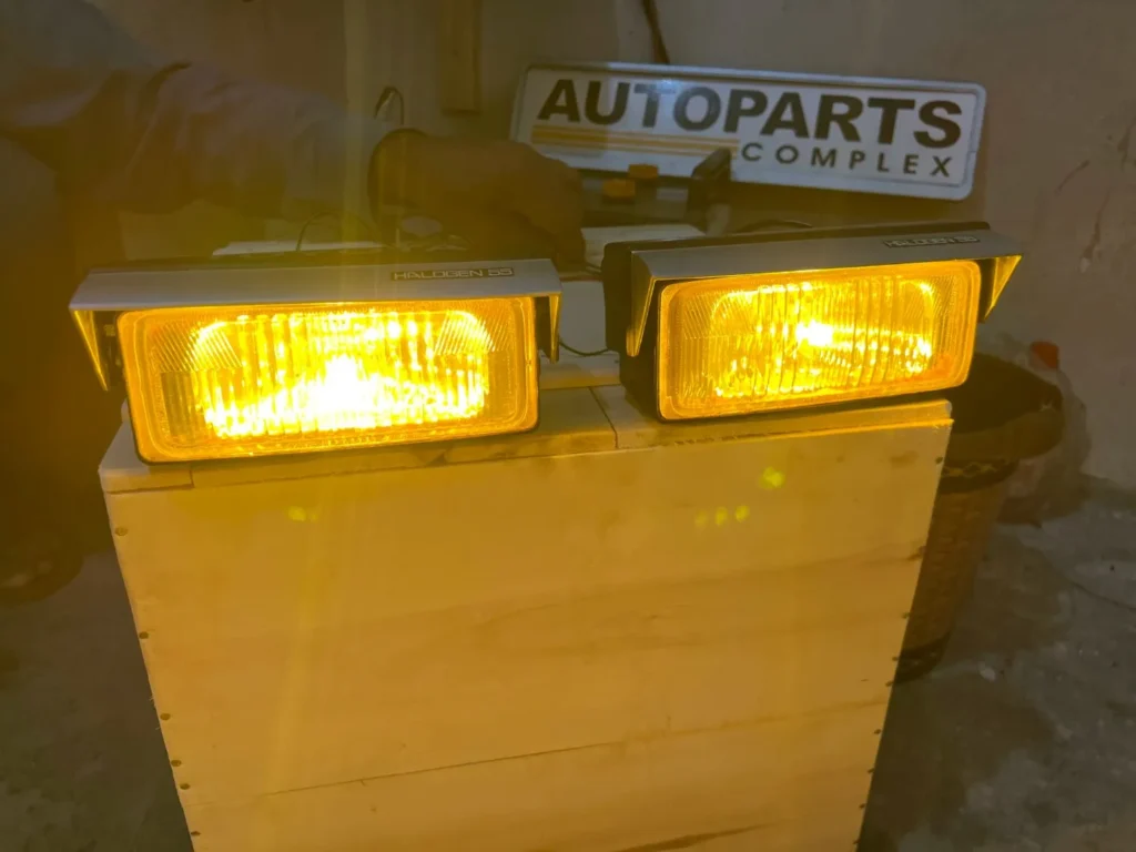 Toyota Ae86 OEM retractable fog lamps (3)