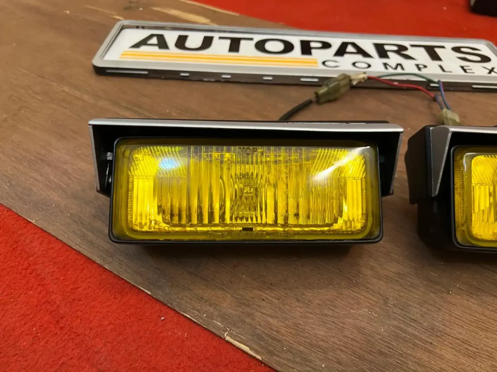 Toyota Ae86 OEM retractable fog lamps (4)