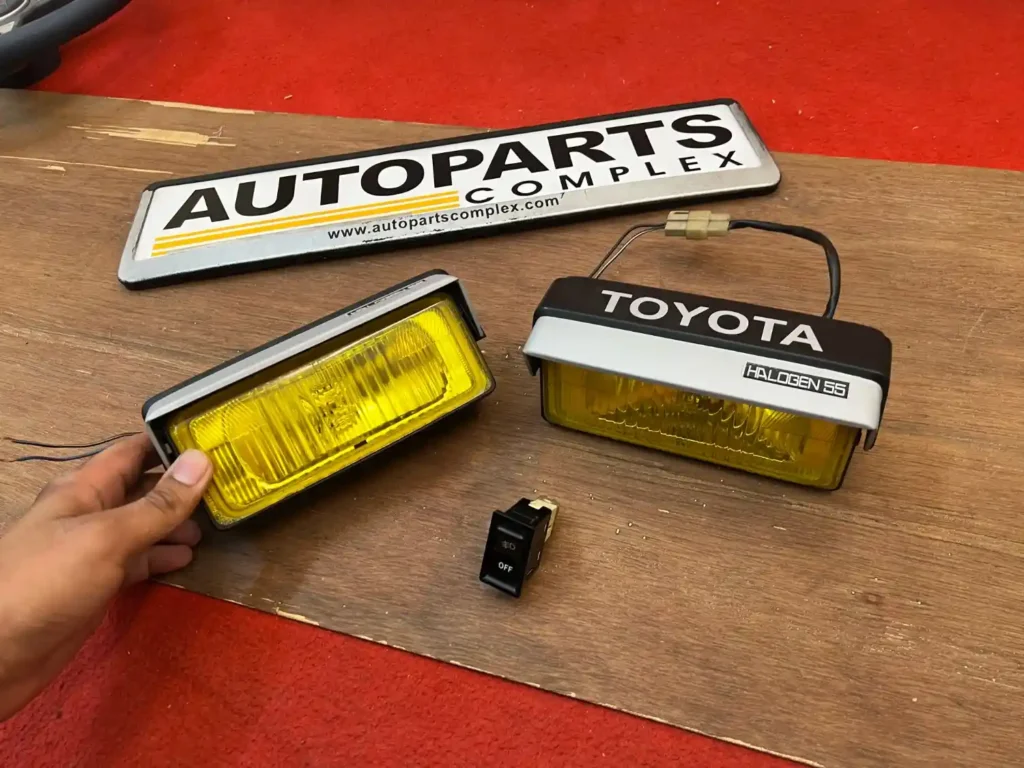 Toyota Auto cover retractable fog lamps JDM OEM (10)