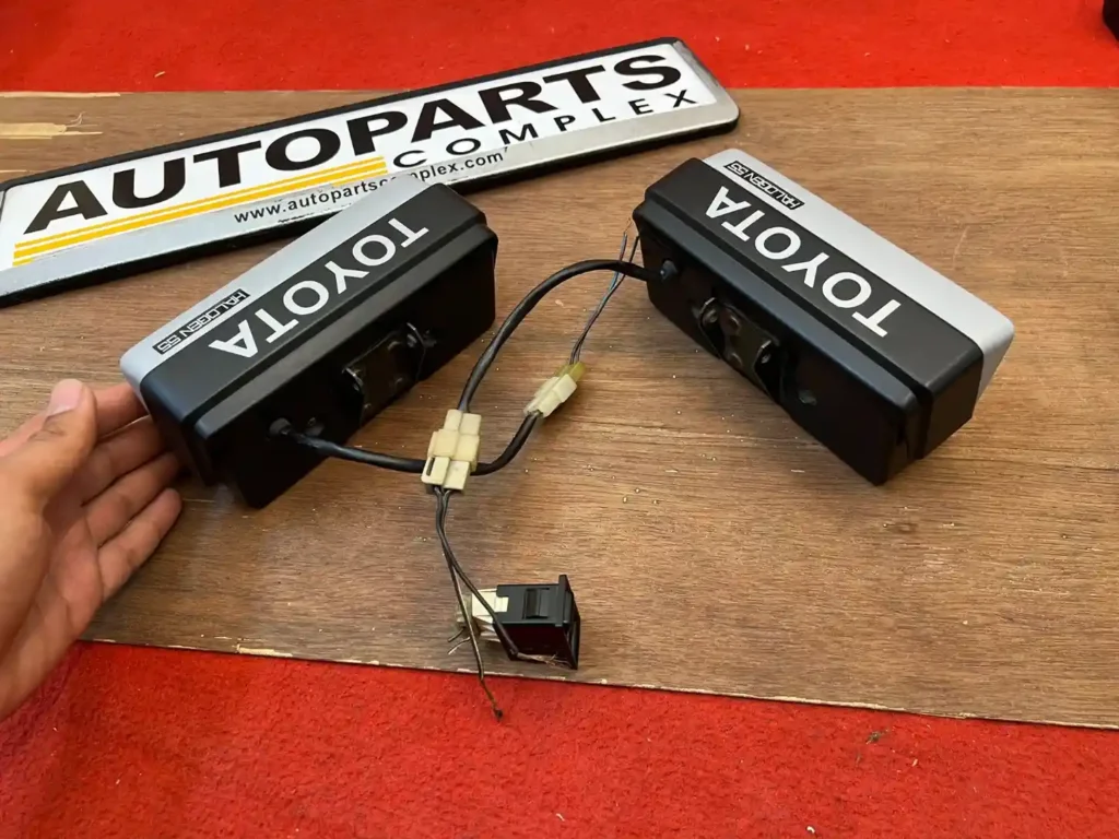 Toyota Auto cover retractable fog lamps JDM OEM (12)
